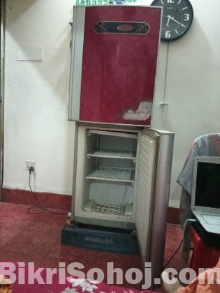 ১২ সিফটি স্যামসাং কোম্পানির ফ্রিজ